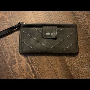 Relic wristlet wallet